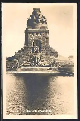 AK Leipzig, Blick über den Teich auf das Völkerschlachtdenkmal