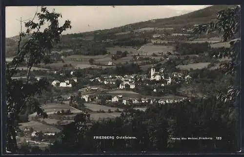 AK Friedberg /Oststeierm., Ortsansicht mit Blick über die Umgebung