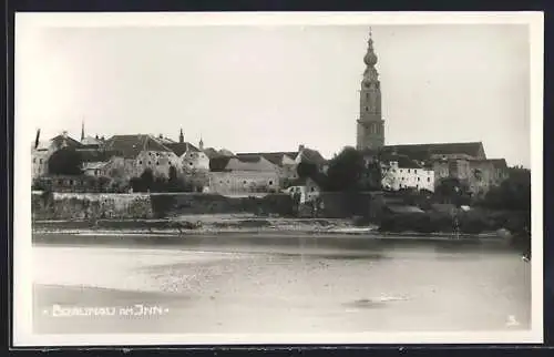 AK Braunau am Inn, Stadtpanorama vom Wasser aus