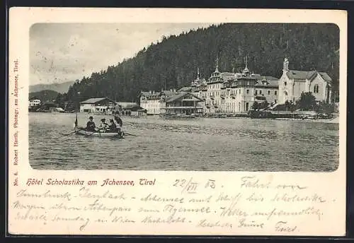 AK Hotel Scholastika am Achensee, Ansicht vom Wasser, mit Bootspartie