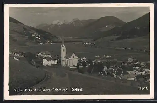 AK Sillian /Osttirol, Ortsansicht mit Lienzer Dolomiten