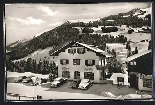 AK Hirschegg /Kleinwalsertal, Das Gasthaus Bitschnau im Schnee