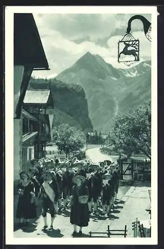 Foto-AK Ober-Gurgl, Festzug am Gasthaus