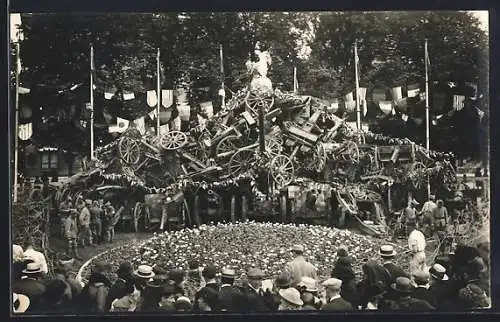 AK Fetes de la Victoire 14 Juillet 1919, Le Coq Combattant, Siegeshahn auf eroberten deutschen Geschützen