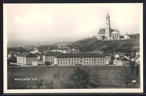 AK Mistelbach /N.D., Kirche und Erzherzog Carl Kaserne