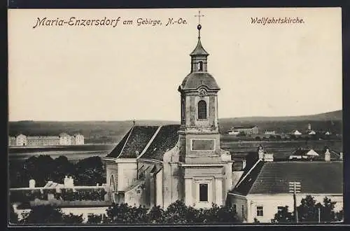 AK Maria-Enzersdorf am Gebirge, Teilansicht mit der Wallfahrtskirche