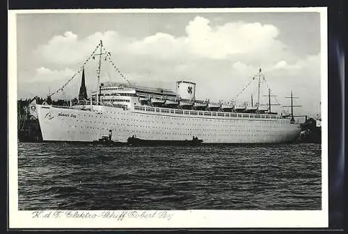 AK KdF Elektro-Schiff Robert Ley liegt im Hafen