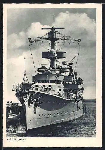 AK Kriegsmarine, Kreuzer Köln im Hafen