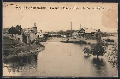 AK Lyon, Exposition, Vue sur le Village Alpin, Le Lac et l`Eglise