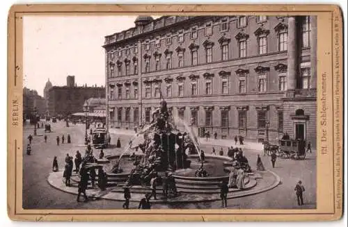 Fotografie Rob. Prager, Berlin, Ansicht Berlin, der Schlossbrunnen / Neptunbrunnen vor dem Schloss