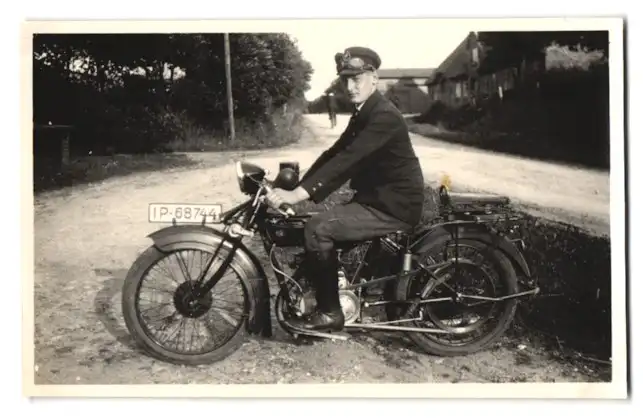 Fotografie Motorrad NSU, Krad mit Kennzeichen IP-68744 0