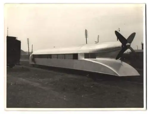 Fotografie Schnellzug Triebwagen Kruckenberg Schienenzeppelin, Prototyp in der Erprobung