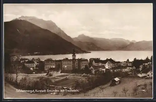 AK Gmunden /Salzkammergut, Ortsansicht gegen den Traunstein