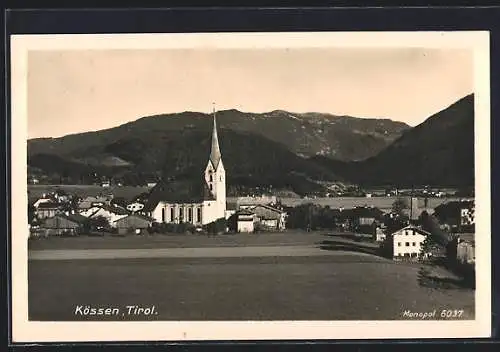 AK Kössen /Tirol, Ortsansicht mit Blick zur Kirche