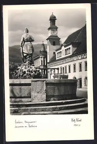 AK Leoben, Bergmannsbrunnen mit Rathaus