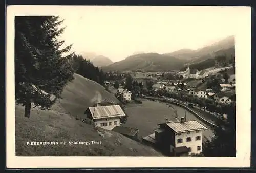 AK Fieberbrunn /Tirol, Ortsansicht mit Spielberg