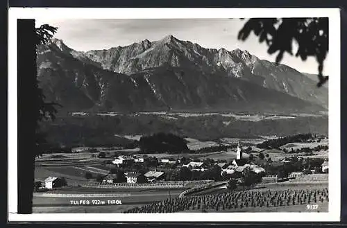 AK Tulfes /Tirol, Totalansicht gegen die Berge