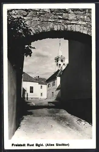 AK Rust, Blick durch das Alte Stadttor