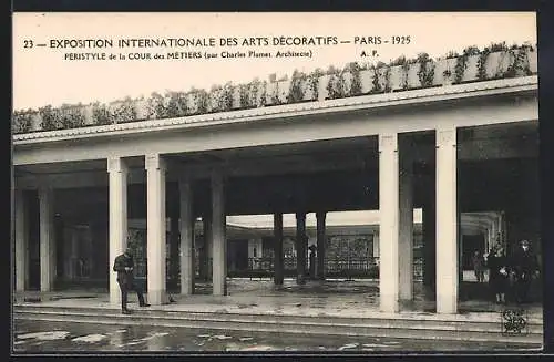 AK Paris, Exposition des Arts décoratifs 1925, Peristyle de la Cour des métiers (Plumet, Arch.)