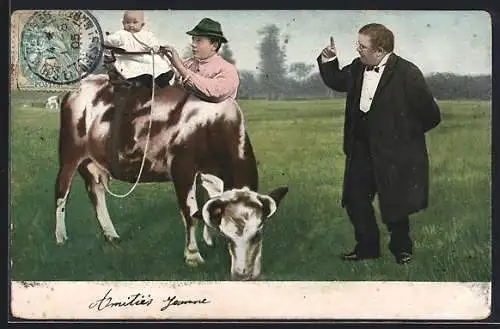 AK Mutter setzt ein Kleinkind auf einen Ochsen