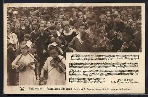 AK Echternach, Procession dansante, Le Corps de Musique improvisé à la sortie de la Basilique