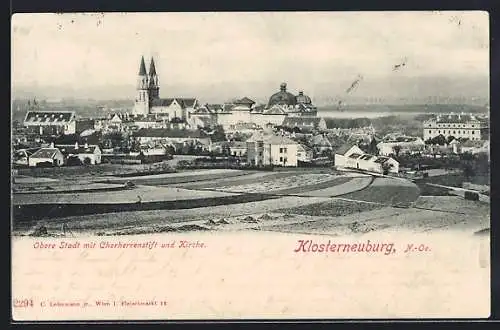 AK Klosterneuburg /N.-Oe., Obere Stadt mit P. P. Augustiner Chorherrenstift und Kirche