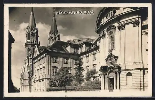 AK Klosterneuburg, Ortspartie mit Kirchtürmen