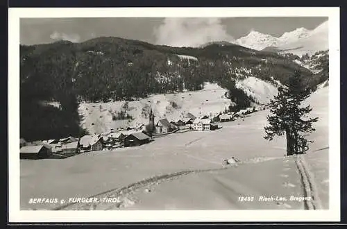 AK Serfaus /Tirol, Gesamtansicht im Winter gegen Furgler