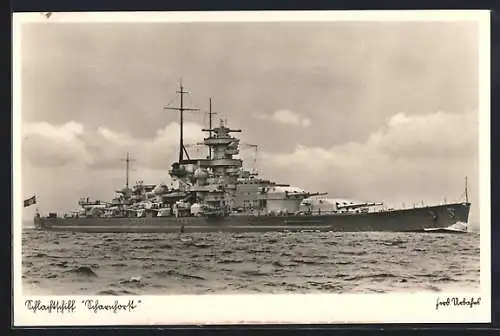 AK Schlachtschiff Scharnhorst der Kriegsmarine in Fahrt