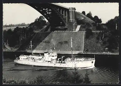 AK Schiff der Bundesmarine A 50 Eider unter der Hochbrücke