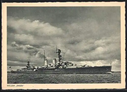 AK Kreuzer Emden auf dem Meer, Kriegsmarine