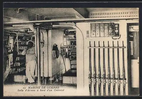 AK Marine de Guerre, Salle d`Armes à bord d`un Cuirassé, Waffenlager im Kriegsschiff