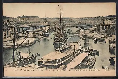 AK Brest, Port Militaire, Entrée d`un Transport, Kriegshafen