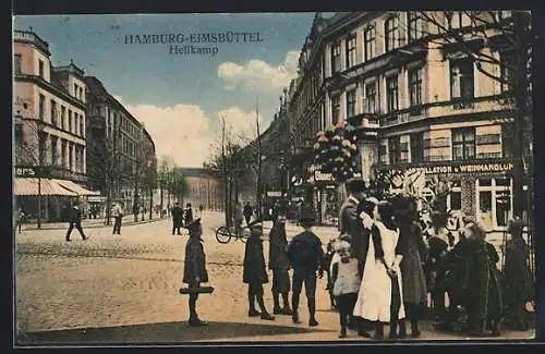 AK Hamburg-Eimsbüttel, Kinder auf der Strasse Hellkamp, Ballonverkäufer