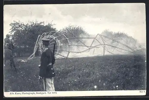 AK Echterdingen, zerstörtes Zeppelin-Luftschiff nach der Sturm-Katastrophe am 05.August 1908