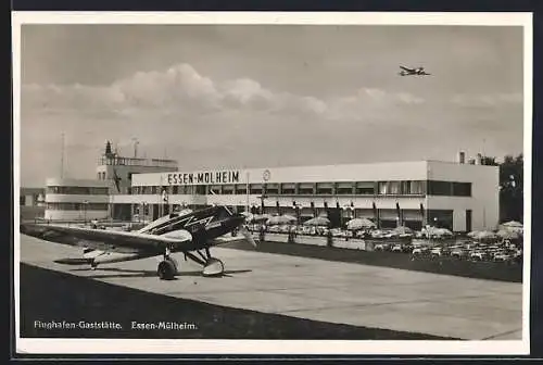 AK Essen-Mülheim, Flughafen-Gaststätte, Inh. Gebrüder Schulten, Flugzeug im Flug und auf Landebahn, Bauhaus