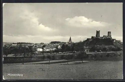 AK Münzenberg / Hessen, Ortsansicht mit Burgruine