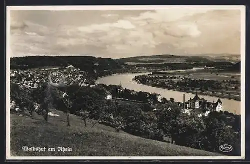 AK Waldshut am Rhein, Totalansicht von einer Anhöhe aus