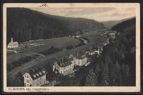 AK St. Blasien /Bad. Schwarzwald, Totalansicht von einen Berg aus