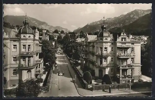 AK Bad Reichenhall, Sanatorium der Barmherzigen Brüder mit Strassenpartie