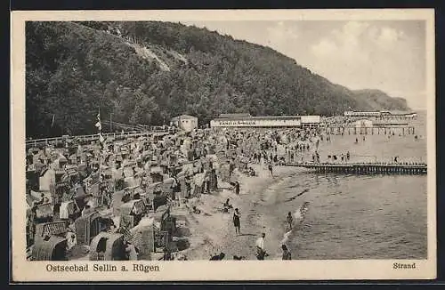 AK Sellin a. Rügen, Blick auf den Strand mit Familien-Bad