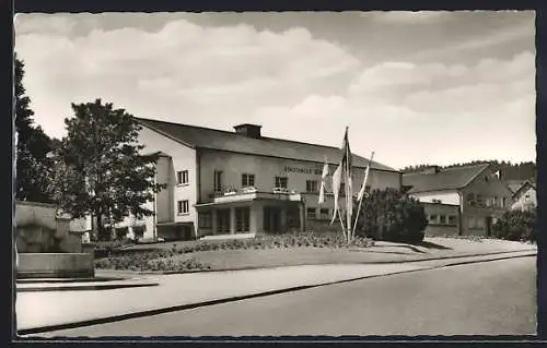 AK Gernsbach im Murgtal, Blick zur Stadthalle