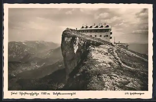 AK Salzburg, Hotel Schafbergspitze, Ansicht aus der Ferne