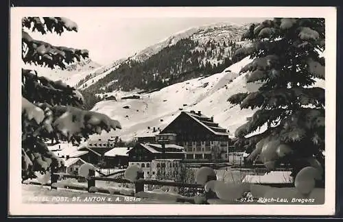 AK St. Anton a. A., Hotel Post in Winterlandschaft