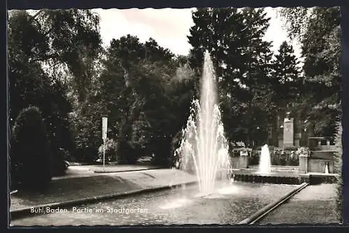 AK Bühl /Baden, Stadtgarten mit Fontäne