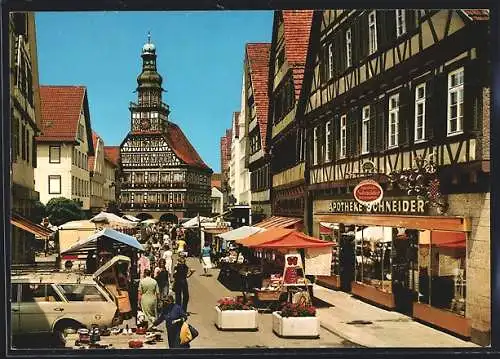 AK Kirchheim /Teck, Strassenpartie mit Markt und Apotheke Schneider