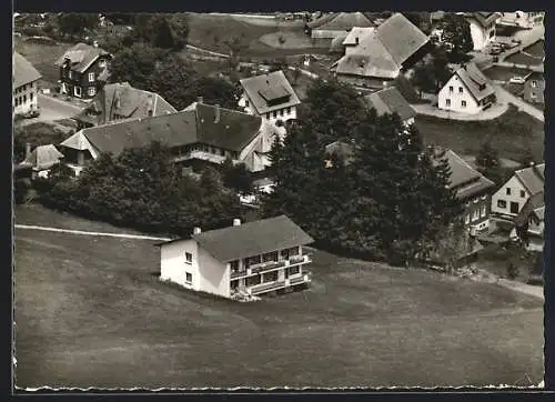 AK Höchenschwand /Schwarzwald, Teilansicht mit Haus Loosen aus der Vogelschau