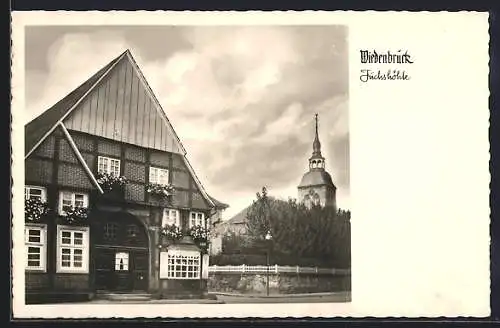 AK Wiedenbrück /Westf., Gasthaus Fuchshöhle mit Blick zur Kirche