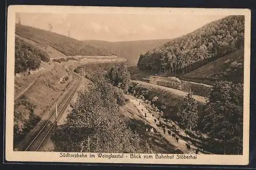 AK Stöberhai /Weinglasstal, Blick vom Bahnhof auf Strasse und Eisenbahn