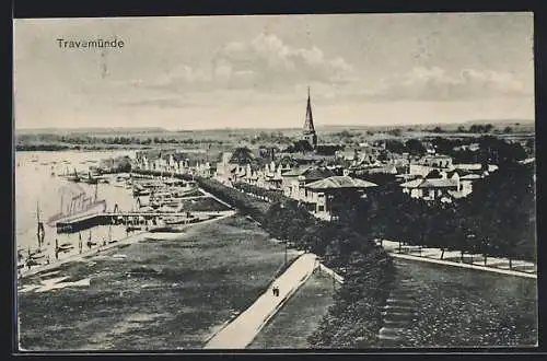 AK Travemünde, Generalansicht der Stadt, Blick zum Kirchturm